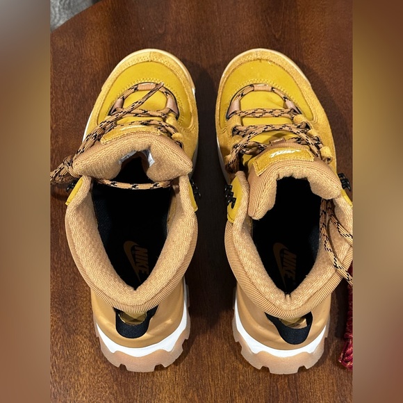 Nike City Classic Woman’s Boot Wheat/Sail-Black (DQ5601 710) Size: 5.5 - NWOT - Picture 6 of 13